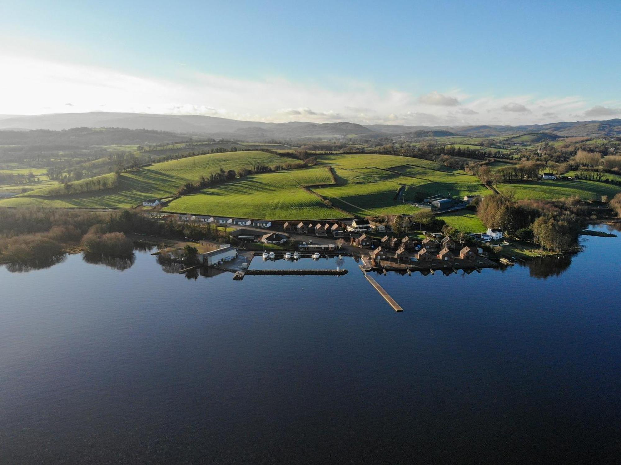 Tullybay Holiday Lodges Эннискиллен Экстерьер фото